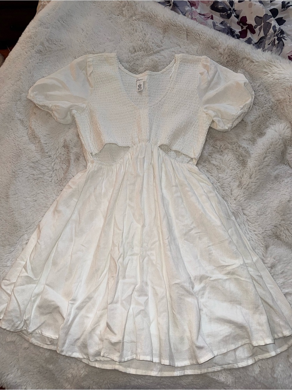 Girls' White Puff-Sleeve Cutout Dress